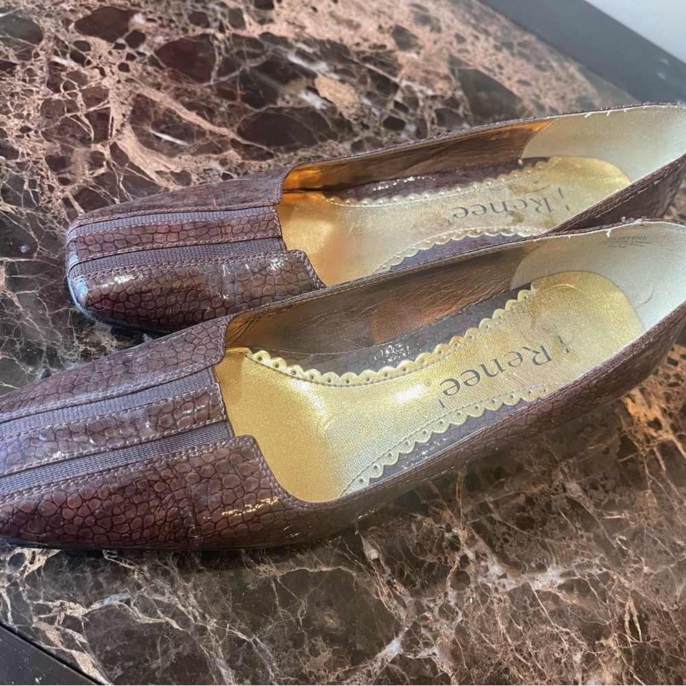 J Renee Gold Framed Heel!